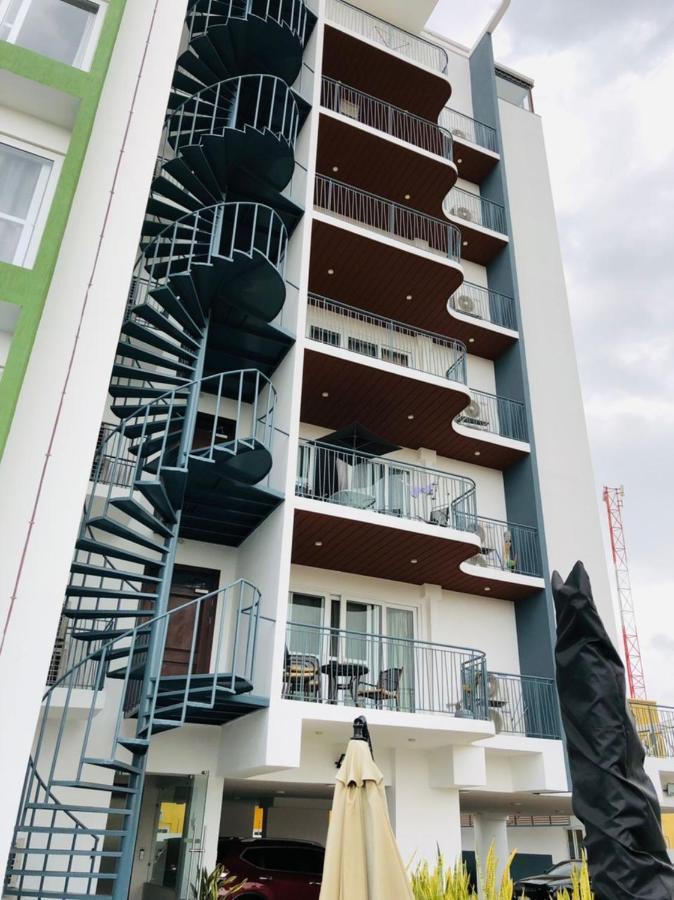 Premier Executive Apartment - The Ivy, East Legon Аккра Экстерьер фото